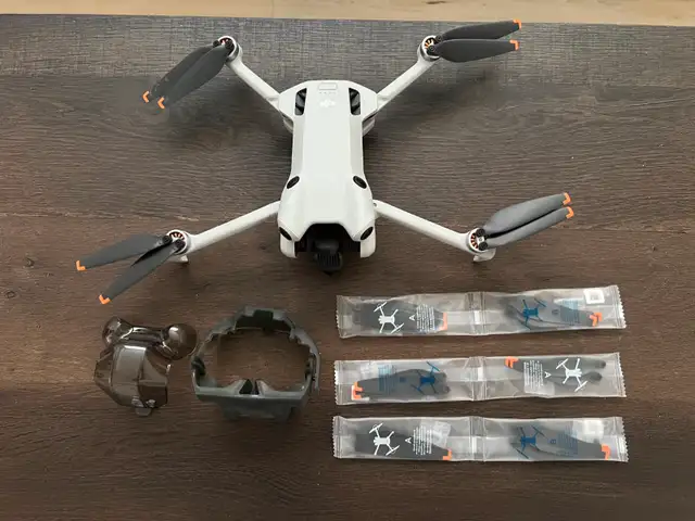 DJI Mini 4 Pro with Fly More Combo and more571967795888793605
