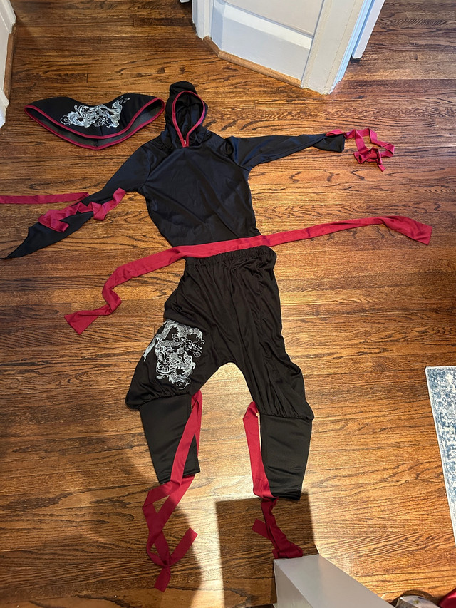 Kids Ninja Costume - Medium (8-10) in Costumes in City of Toronto - Image 2