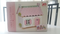 Le Toy Van - Lily's Cottage - Wooden Doll House  Brand new
