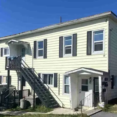 Free WiFi, cable and laundry! Located in a quiet community in East Saint John , just 10 minutes from...