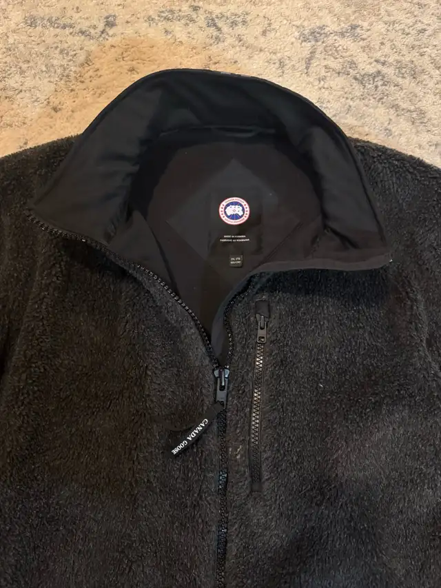 Canada Goose Fleece Jacket in Men's in City of Toronto - Image 3