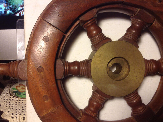Vintage Ship's Wheel Nautical Decor 16" in Arts & Collectibles in Vancouver - Image 2