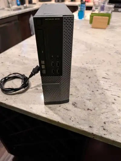 Dell OPTIPLEX 9010 desk top unit. Just don't use anymore Pick up only, NW Edmonton, Trumpeter