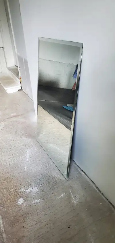 YOU ARE PURCHASING ANYONE WALL HANGING VANITY GYM WALL MIRROR WITH HARDWARE IN VERY GOOD CONDITION....