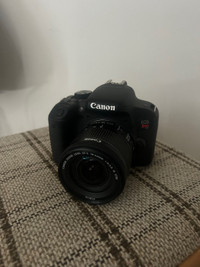 Canon EOS Rebel T7i 