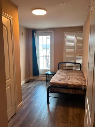 MULTIPLE ROOMS FOR RENT NEAR YORK UNIVERSITY