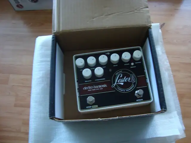 EHX Electro harmonix pedals/ehx us9dc adapter in Amps & Pedals in Ottawa - Image 4