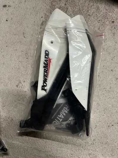 Ktm white handguard kit will work with most Ktm and Husqvarna bikes! All mounting and hardware inclu...