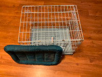 Small pet crate with pad