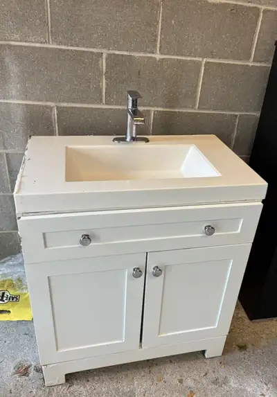 Glacier Bay Bathroom Vanity with Moen Faucet Used Bathroom Vanity and Moen single handle Faucet Perf...