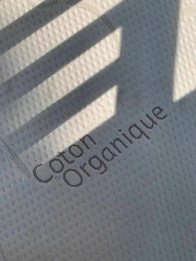 Babyletto Modo Crib / Bed and Organic Cotton Mattress in Cribs in City of Toronto - Image 5