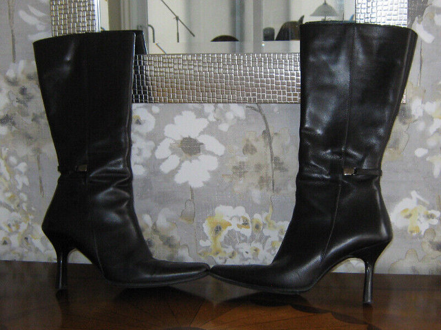 Bottes en cuir Italien noir #37presque neuve.Talon 3po.25 haut dans Femmes - Chaussures  à Drummondville - Image 4