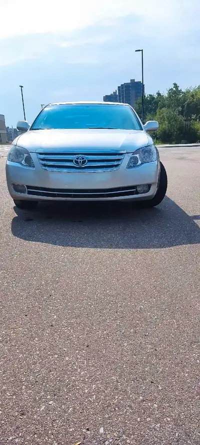 Get ready to cruise in style with this 2006 Toyota Avalon, boasting a smooth automatic transmission...