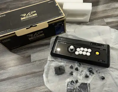 Selling a rare Hori Kuro Arcade Stick with less than 2-3 hours of use, always stored in the box. Als...