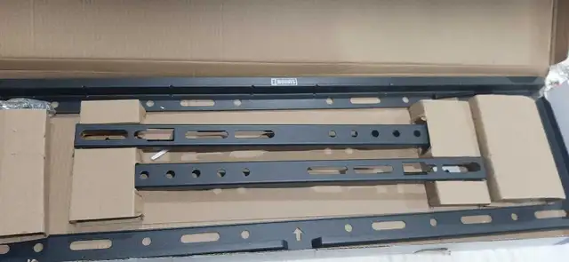 universal flat t.v. mount. 40 to 80in. 