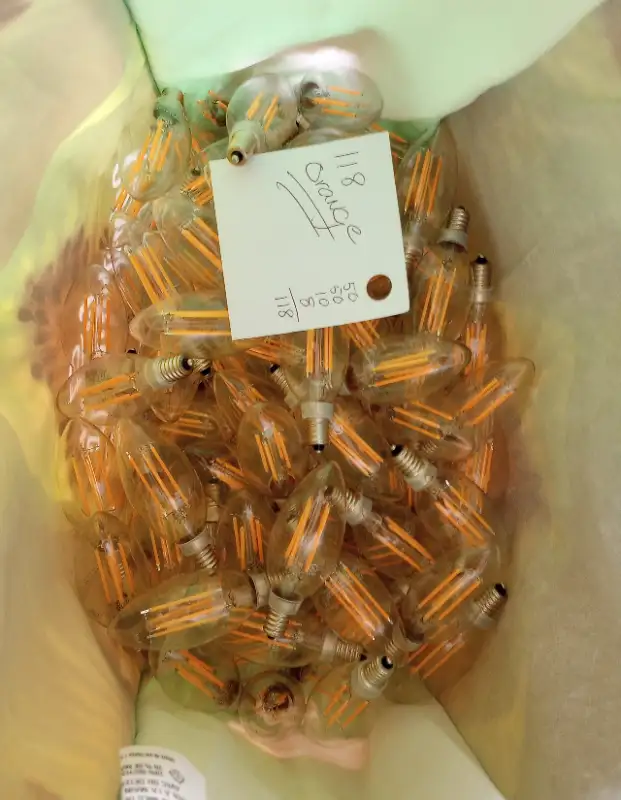 118 LED chandelier bulbs in Indoor Lighting & Fans in Cole Harbour - Image 2