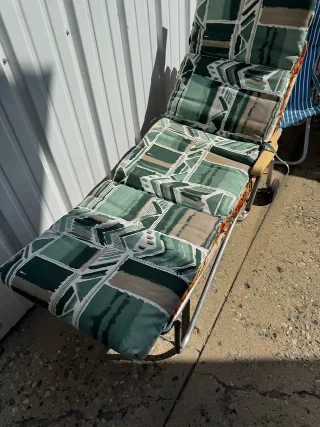 Cushion for chaise lounge in Patio & Garden Furniture in Regina - Image 2