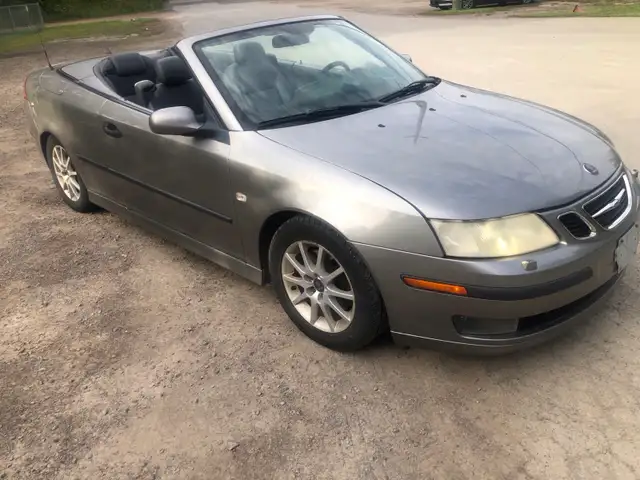 Saab convertible turbo 9-3 2005 240k Runs A1 all equipped ,
