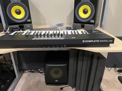 Komplete kontrol S49 Mk2, View more