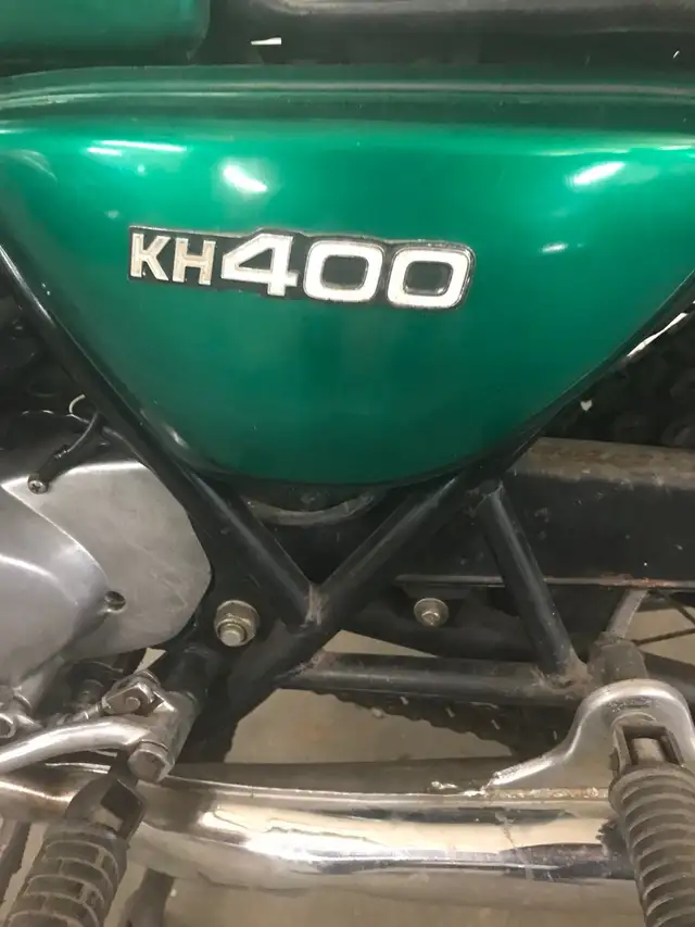 1977 Kawasaki 400 Triple 2 Stroke in Sport Bikes in Owen Sound - Image 5