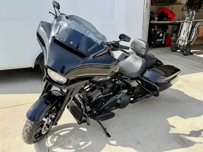 This bike is like new as you can see from the mileage. Lots of extras added. New without add the upg...