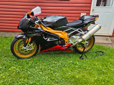 2007 Aprilia RSV1000R Factory. V-Twin. Bike is in Beautiful shape. Runs excellent. This is the up-ra...