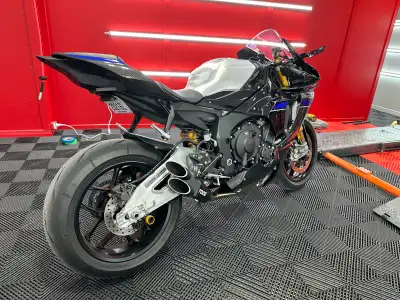 No need to describe the bike you know the R1M. Mature driver the bike is absolutely mint with 1200km...