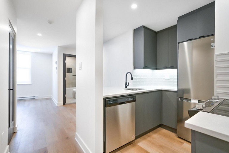 2235 Avenue Prud'homme — photo 1