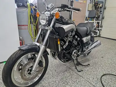 If you want a first gen this is the one. Pics speak for themselves. Not interested in trades and zer...
