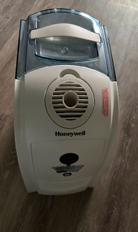 Honeywell humidifier in newly condition ask for $35