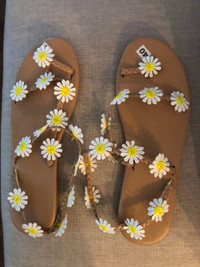 White Daisy Flat Heel Sandals