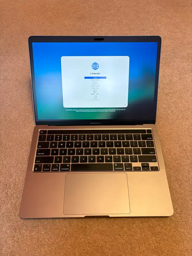 13-inch MacBook Pro - Space Grey in Laptops in Oakville / Halton Region - Image 2