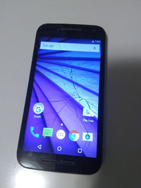 Motorola xt1540 cracked screen, unlocked used phone only 