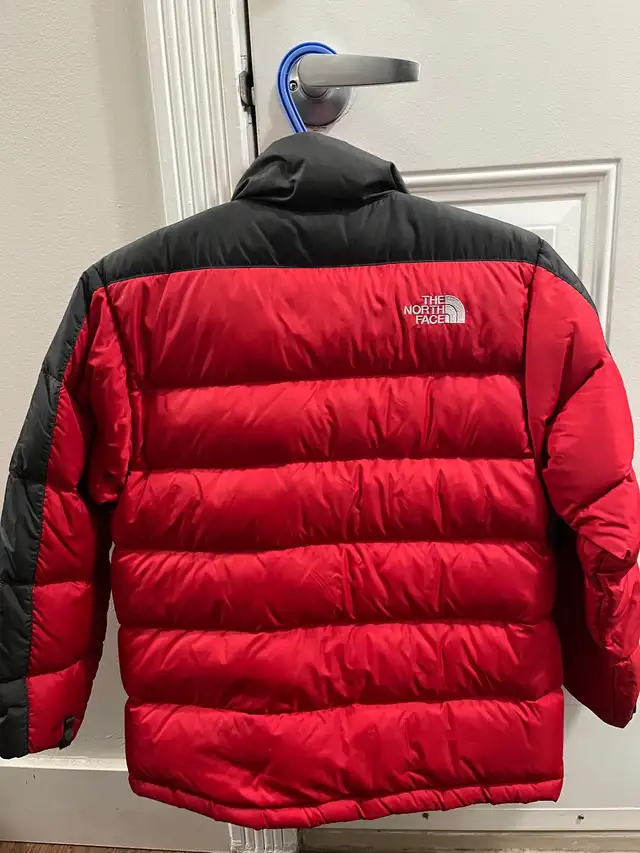 North face youth jacket in Kids & Youth in Edmonton - Image 3