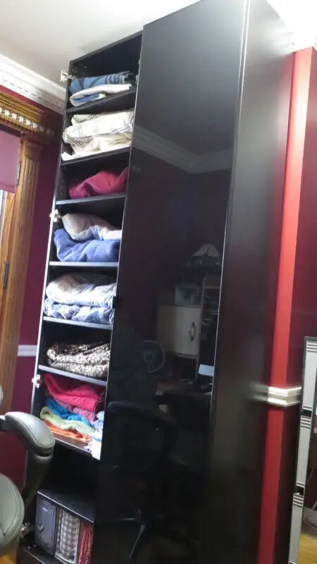 Porte Ikea en verre pour armoire Pax in Dressers & Wardrobes in Longueuil / South Shore - Image 2