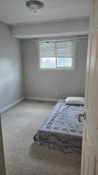 Bedroom for Rent – Century park Edmonton | Townhouse ✨ 1 bedroom available in a townhouse on sharing...