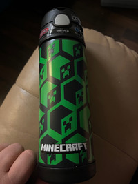 BRAND NEW LARGE THERMOS “MINECRAFT” WATER BOTTLE