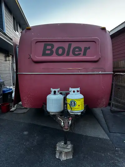 1979 17’2” Boler B1700RGH Fully Functioning, no leaks, but could use a bit of TLC all mechanical par...
