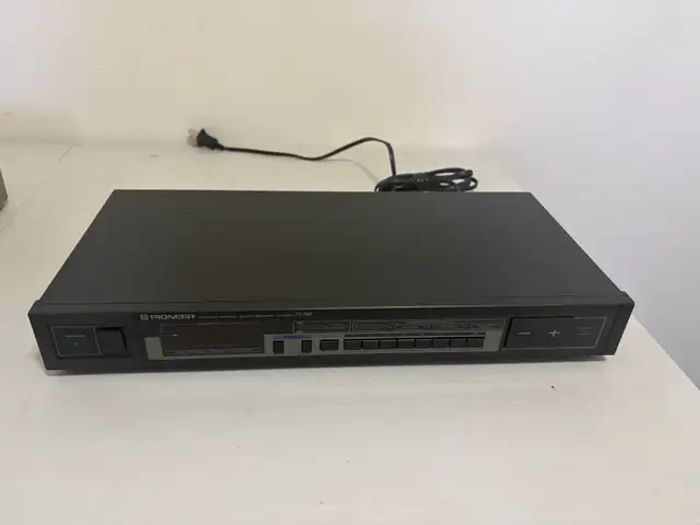 Pioneer TX-960 Tuner in Stereo Systems & Home Theatre in Edmonton - Image 3