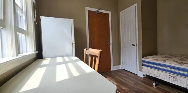 For MATURE GENTLEMAN- Welland Ave/Niagara St area, St. Catharine