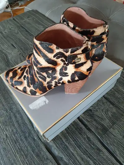 Louise Et Cie Women's Zeopard Leather Boots Size 9M, View more