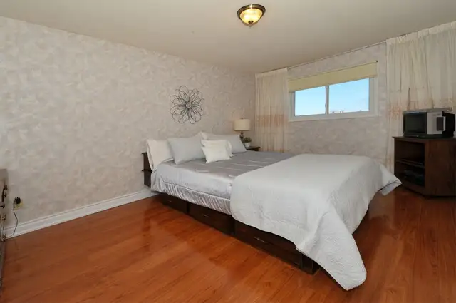 Large Bedroom on 2nd Floor for Rent, Markham, McCowan/16th63849107174019123
