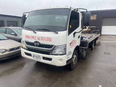 2015 Hino 195 Tow Truck with Flat Bed