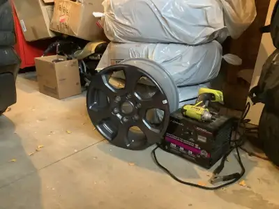 for sale 5 bronco Rims and 4 HAKKApeliitta LT3 tires size LT265/7OR 17