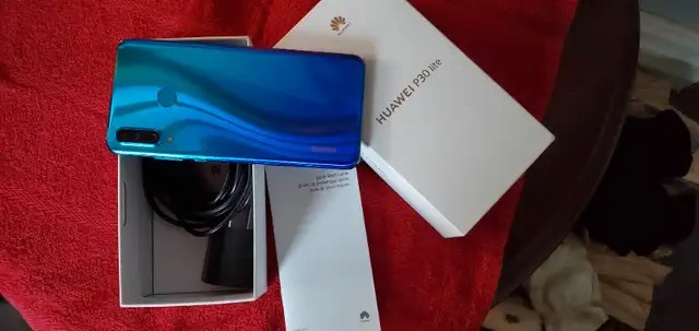 Huawei P30 lite - UNLOCKED in Cell Phones in Kawartha Lakes