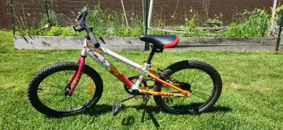 Vélo 20 pouces pour enfant de la marque DCO