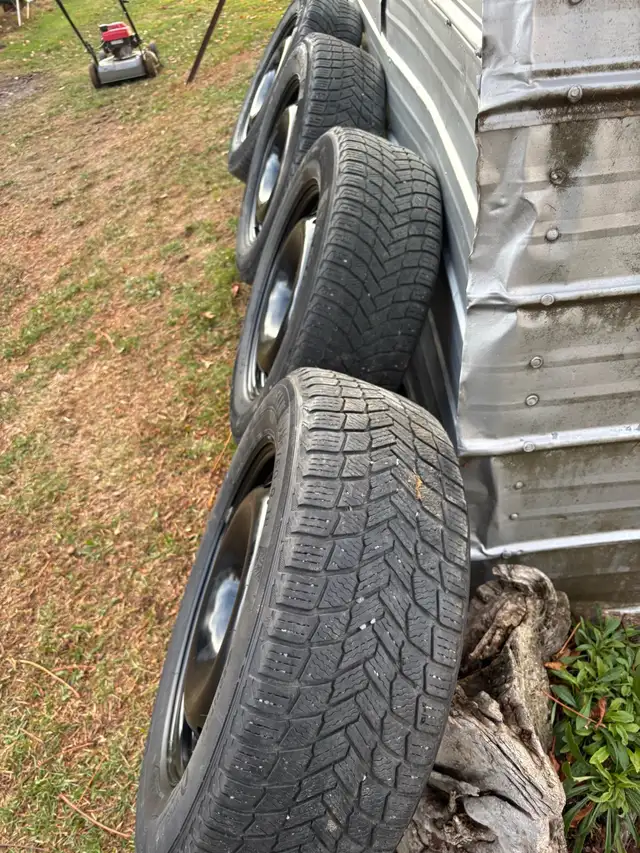 Michelin Ice 245x60x18"/used + steel wheels in Tires & Rims in Bedford - Image 3