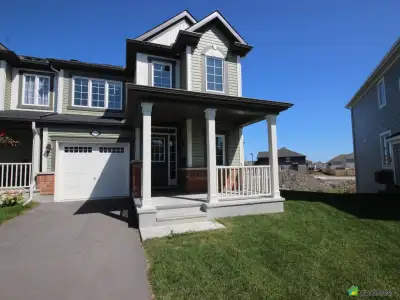 The property is located in the neighborhood of Fairwinds in west Kanata / Stittsville north, easy ac...
