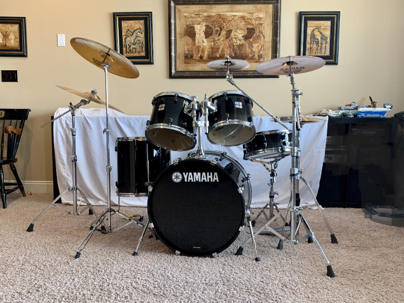 Yamaha Stage Custom 5Piece Drum Kit in rare Raven Black Fade Drums