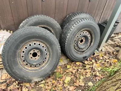 Yokohama Ice Guard Winter Tires and Steel Wheels complete with TPMS Sensor Gen 3. Purchased new from...